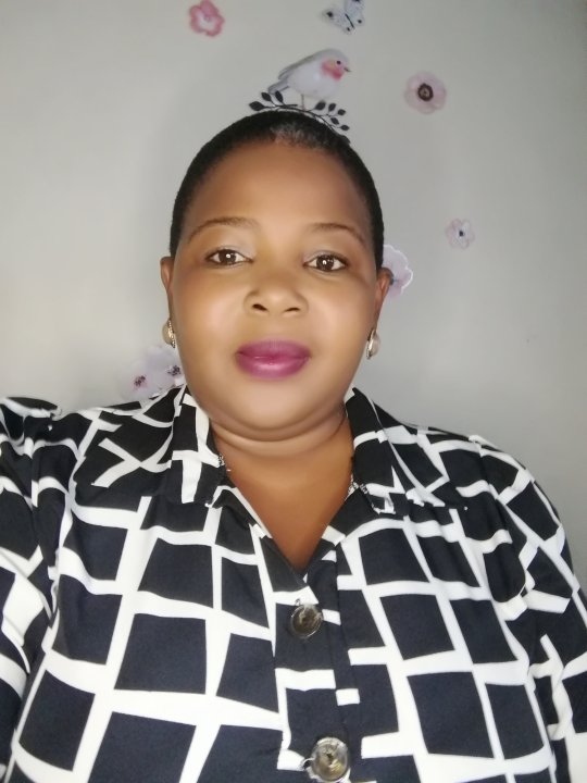Rajoele Lizzy - English tutor