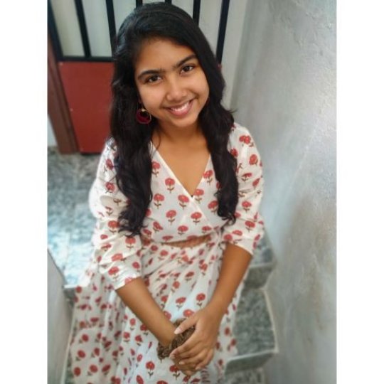 Kirsa Mesi - English tutor