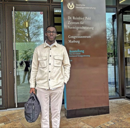 Idris Adisa Tosin - English, Economics, Finance tutor