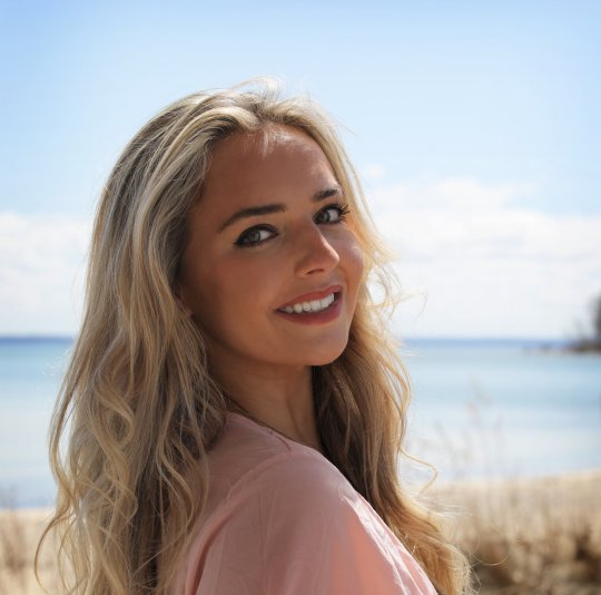 VandeKieft Zoe - English, Biology, Yoga tutor