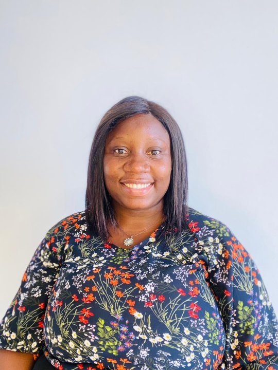 Mayumbelo Charity - English tutor