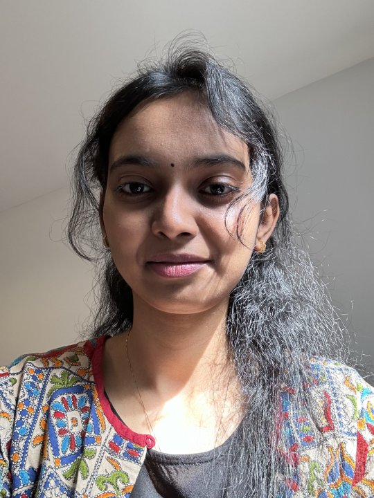 Devasenapathy Manisha - Maths, Computer Science, English tutor