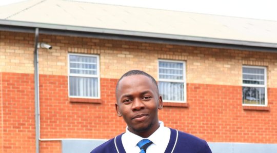 Mbulawa Lusekho - English, Football tutor