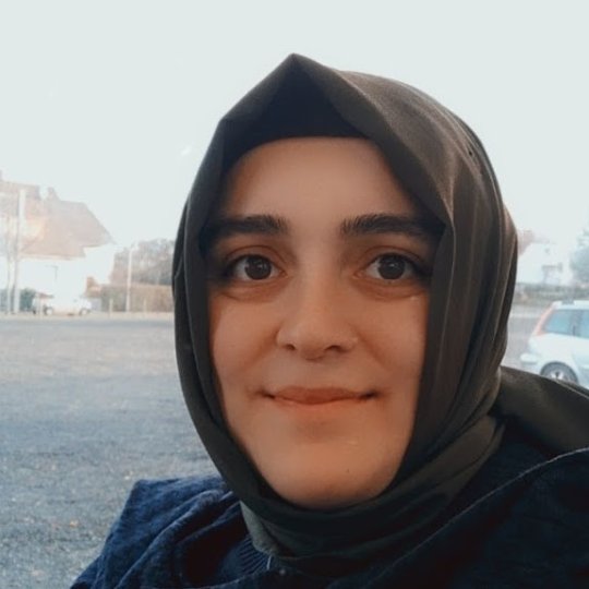 Gürsoy Hatice - English, German tutor